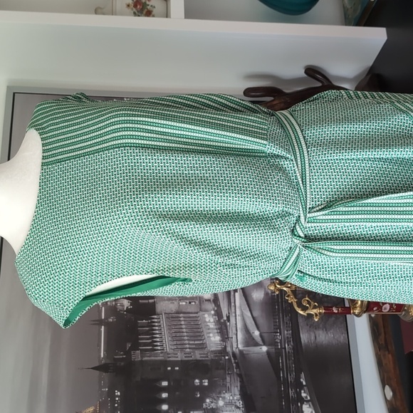 Vince Camuto Green Asymmetrical Sundress with Cap Sleeves,14W. - Picture 2 of 9